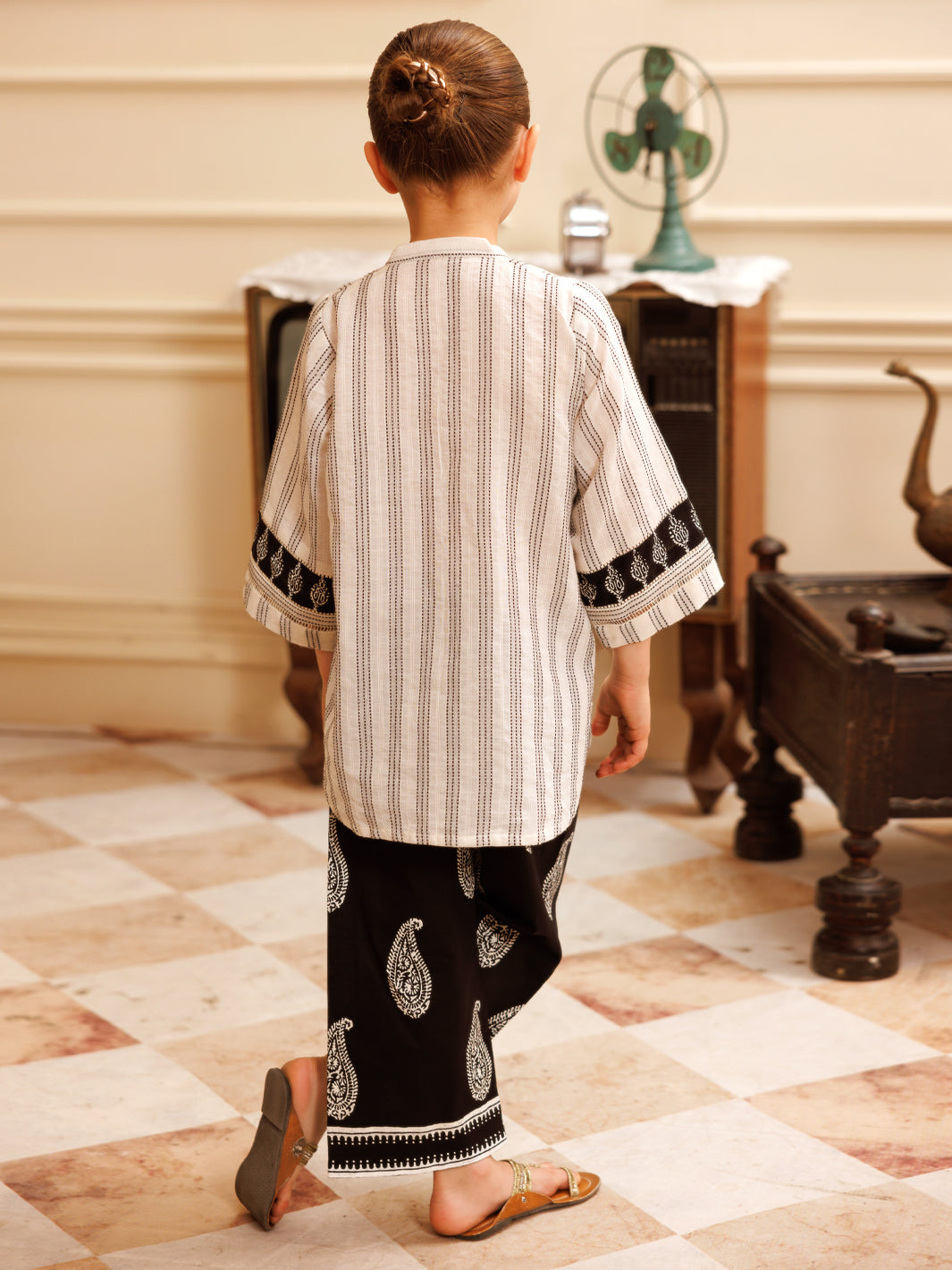 Black & White Dobby 2Pc Stitched - ALGR-2PS-LKS-1020