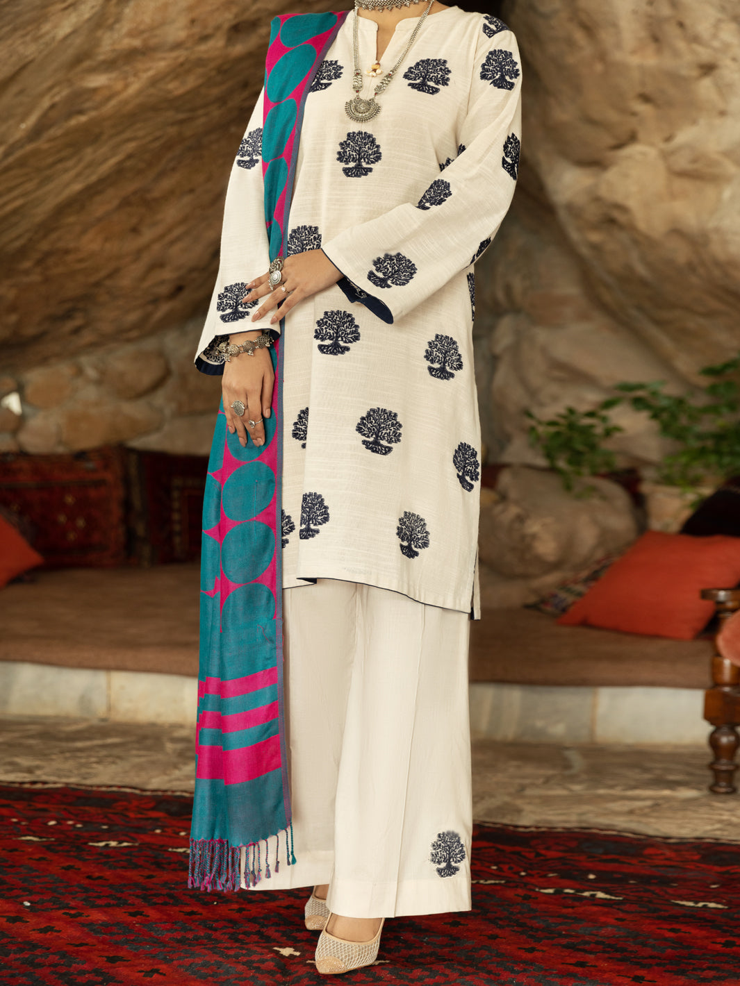 Off White Velvet Jacquard 3Pc Unstitched - AWP-3PS-569