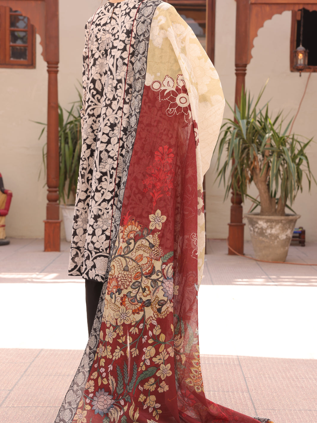 Black & White Lawn 3 Piece Unstitched - ALP-3PS-1604
