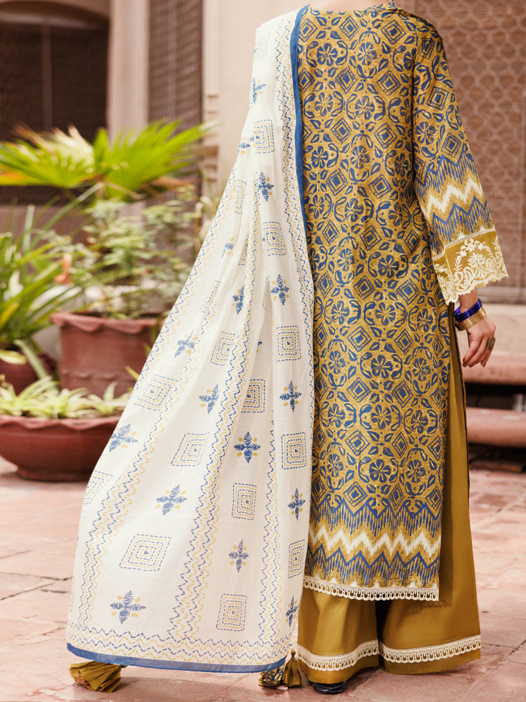 Green Lawn 3Pc Unstitched - ALP-3PS-2281