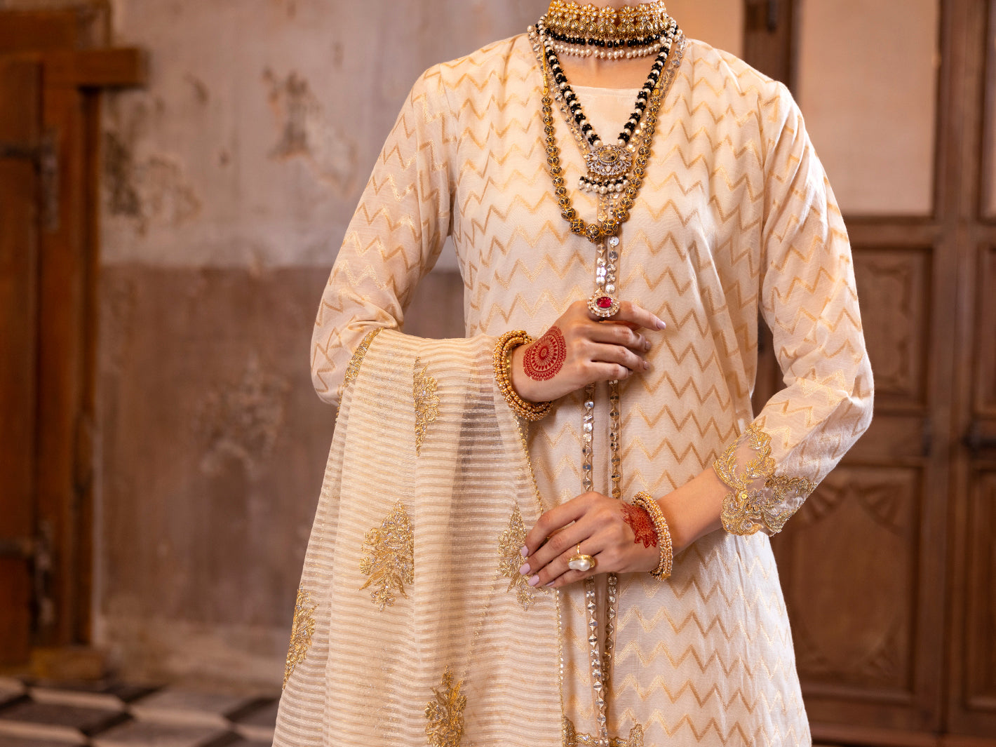 Golden Jacquard Formal 3Pc Stitched - AL-3PS-LS-516