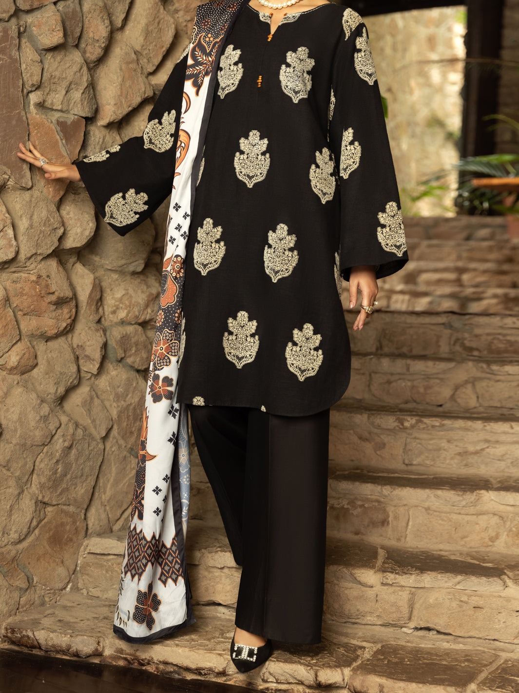 Black Yarn-Dyed Velvet 3Pc Unstitched - AWP-3PS-540