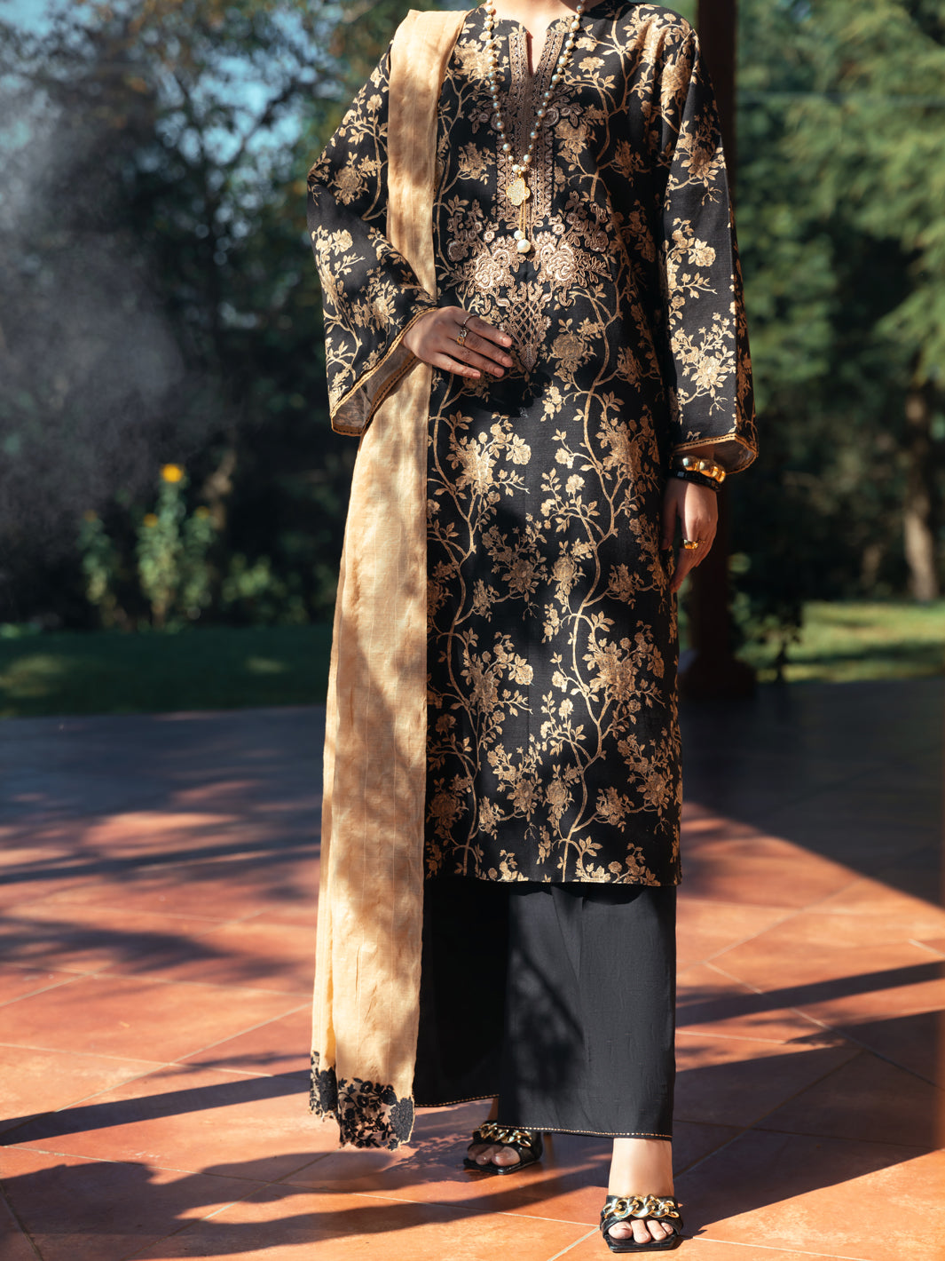 Black Khaddar 3Pc Stitched - AWP-3PS-579