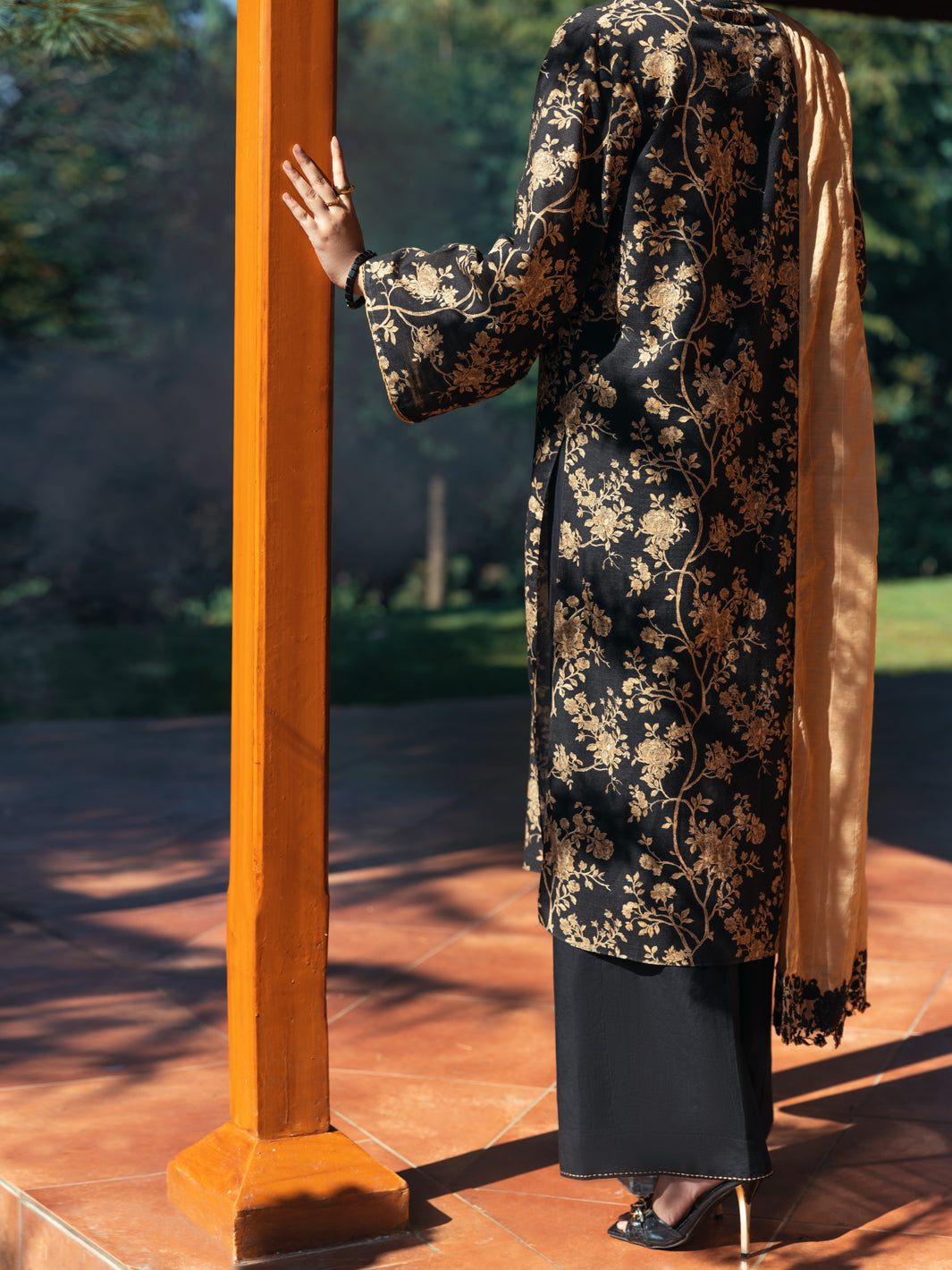 Black Khaddar 3Pc Stitched - AWP-3PS-579