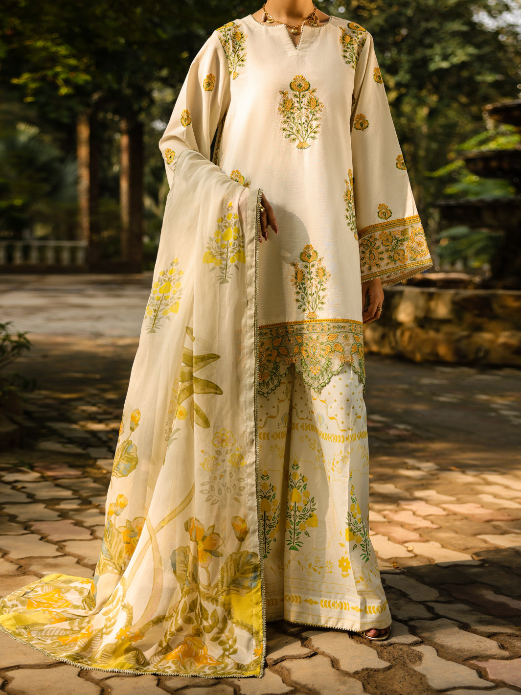 Off White Lawn 3Pc Unstitched - ALP-3PS-2374