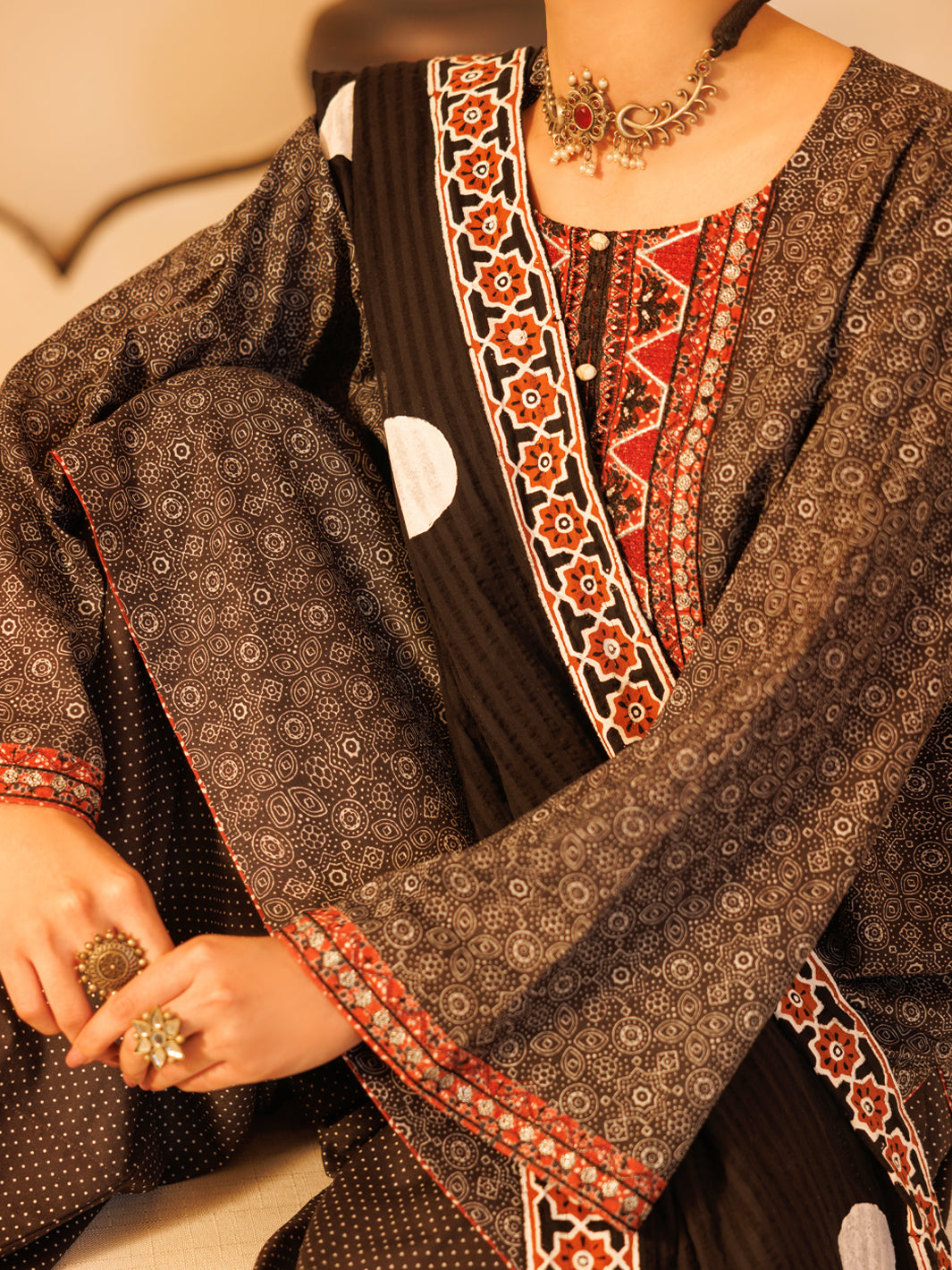 Black Lawn Stitched 2Pc - ALP-2PS-LKS-2335B