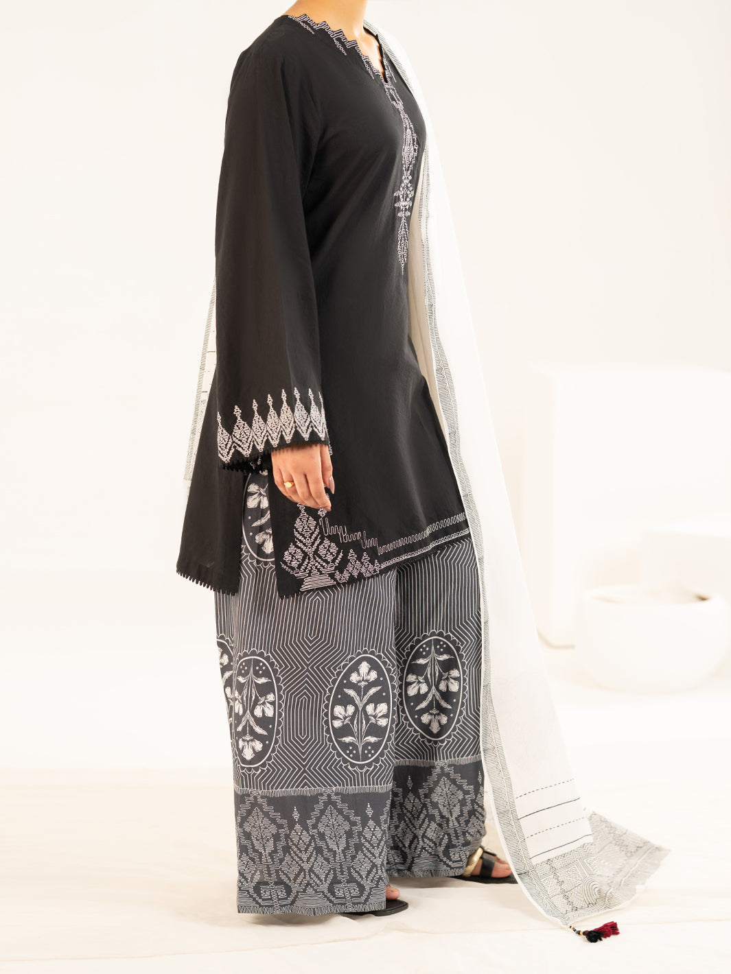 Black Lawn Stitched 2Pc - ALP-2PS-LKS-2533