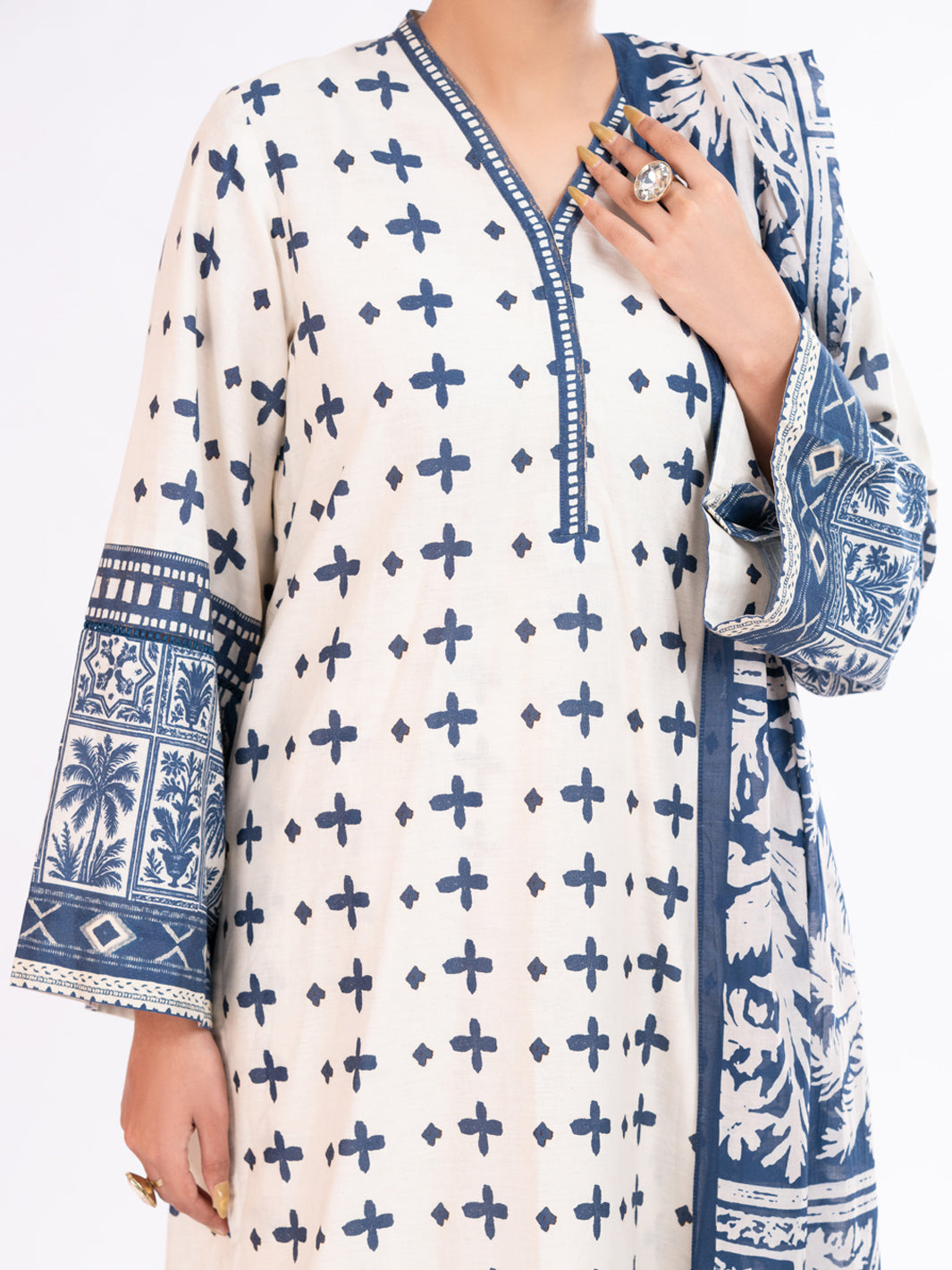 Off White Lawn 3Pc Stitched - AWP-3PS-861