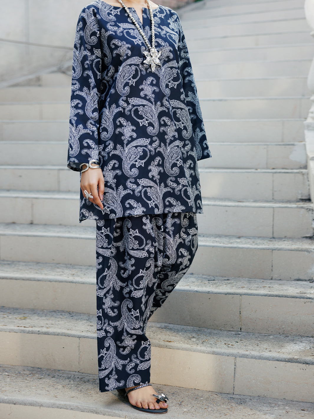 Black Lawn Co-ord Set - ALP-2PS-SLKS-2233