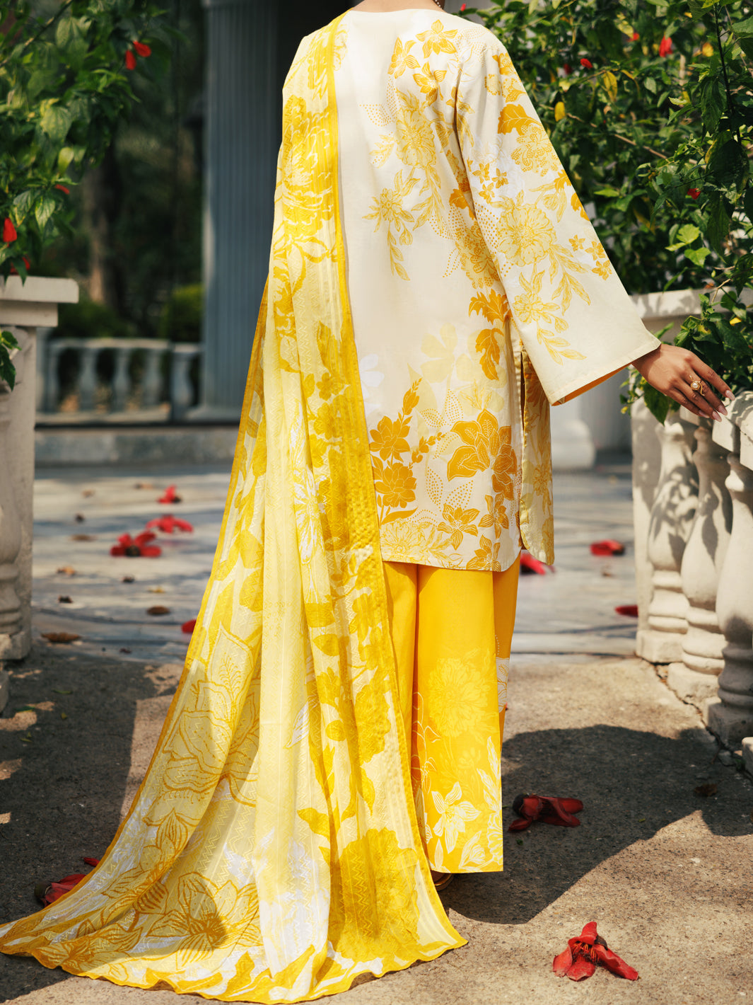 Lemon Lawn 3 Piece Stitched - ALP-3PS-2124