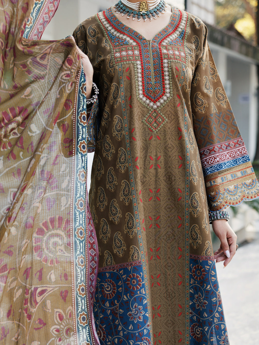 Mehendi Green Lawn 3 Piece Stitched - ALP-3PS-2139