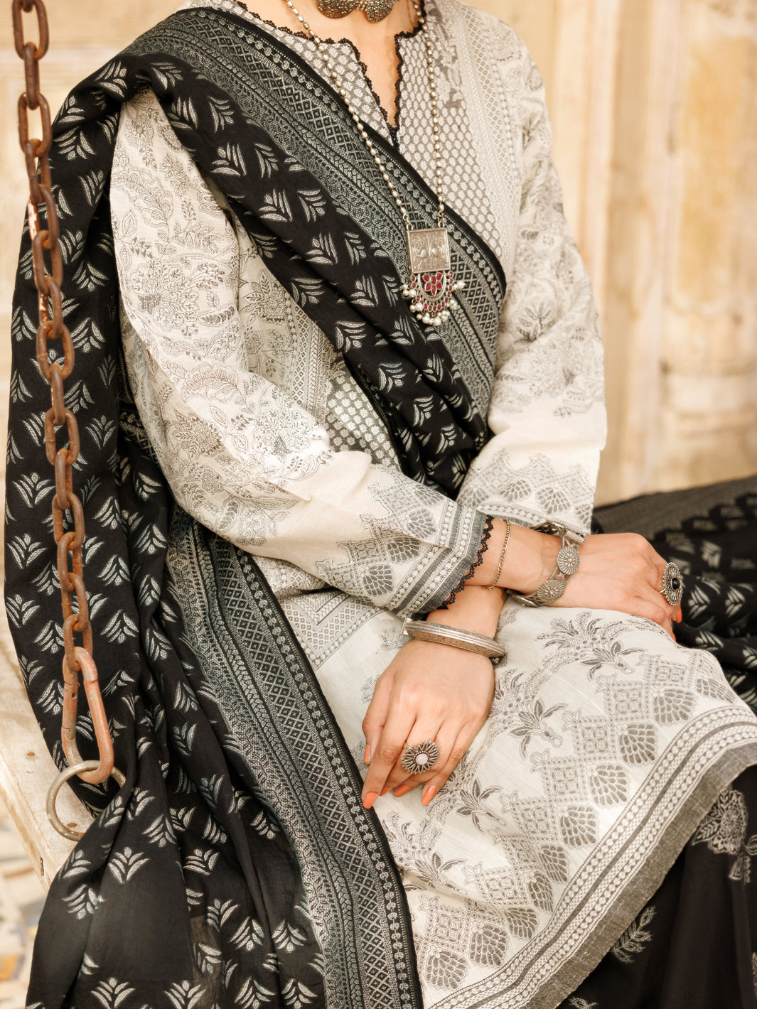 Black & White Jacquard 3Pc Stitched - ALP-3PS-2177