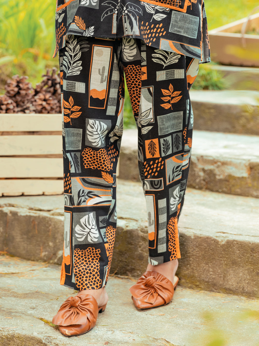 Black Khaddar 2 Piece Stitched - AWP-2PS-LKS-607