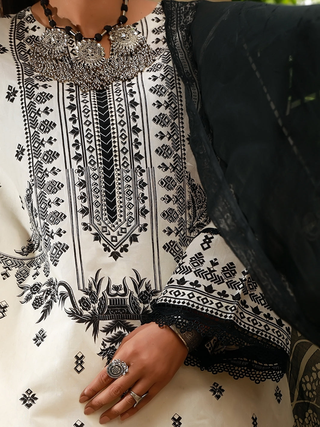 Black & White Jacquard 3Pc Unstitched - ALP-3PS-1409