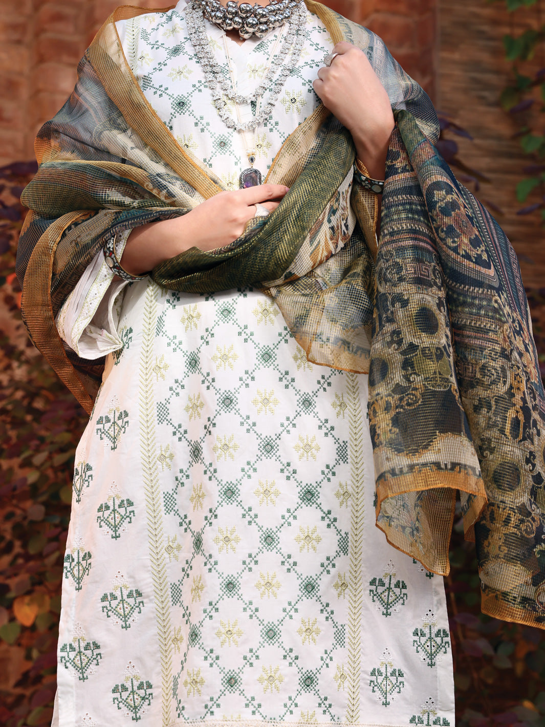 White Lawn 3 Piece Stitched - ALP-3PS-1064/S