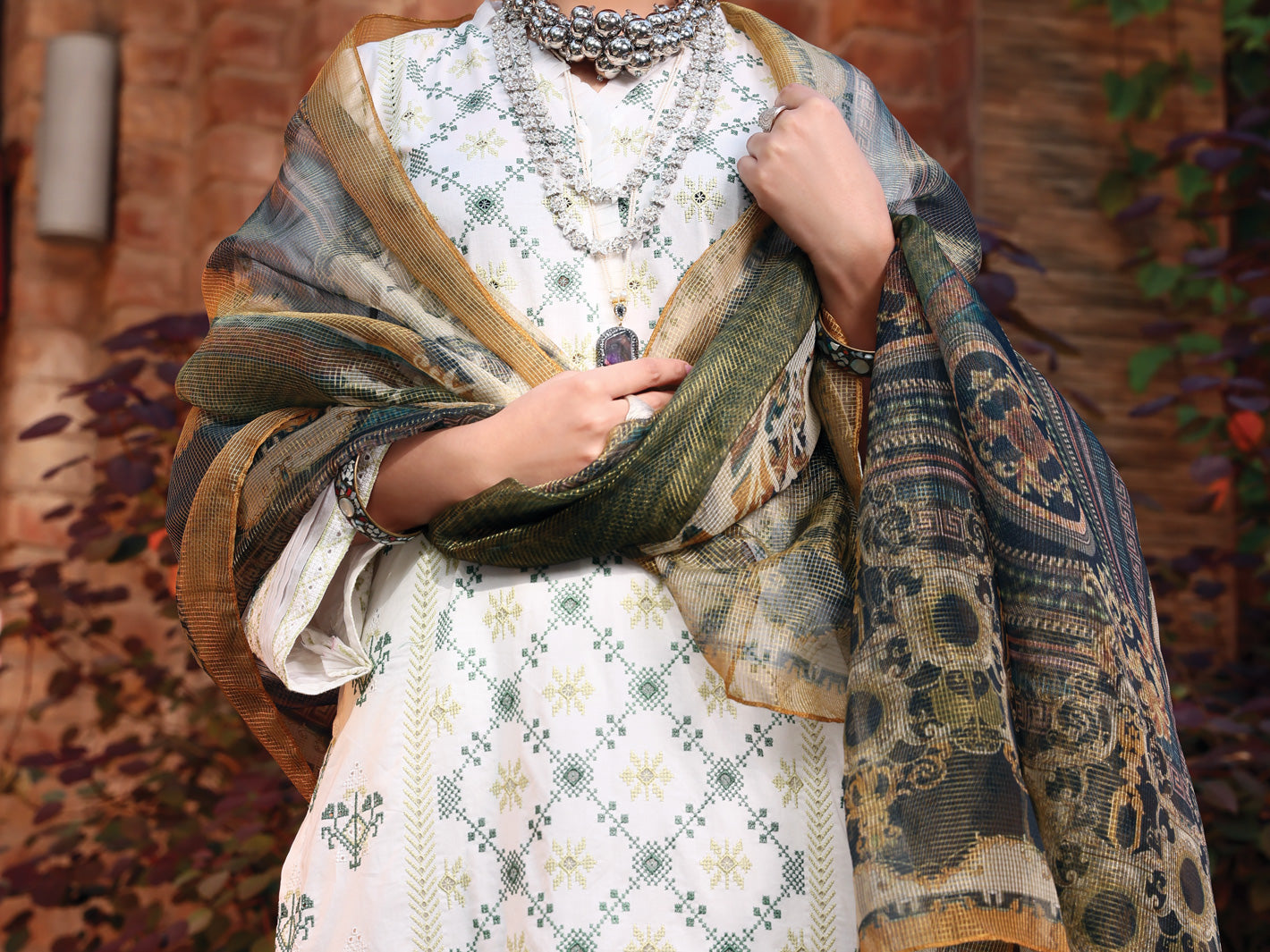 White Lawn 3 Piece Stitched - ALP-3PS-1064/S