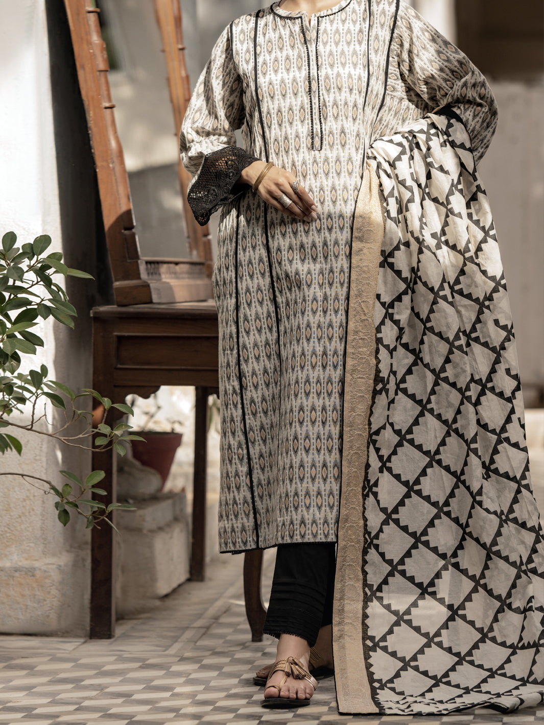 Black & White Jacquard 3 Piece Unstitched - ALP-3PS-1172