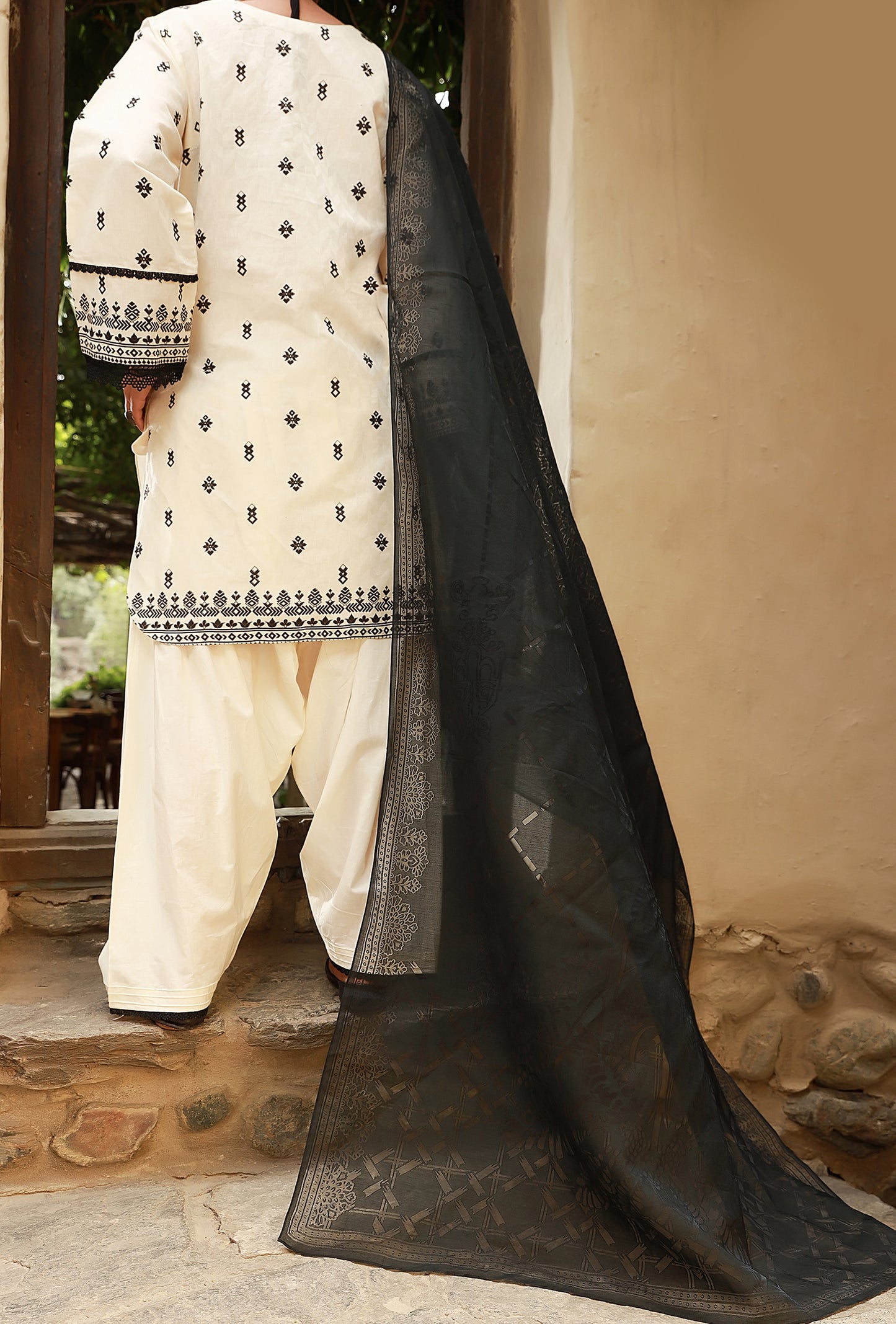 Black & White Jacquard 3Pc Unstitched - ALP-3PS-1409