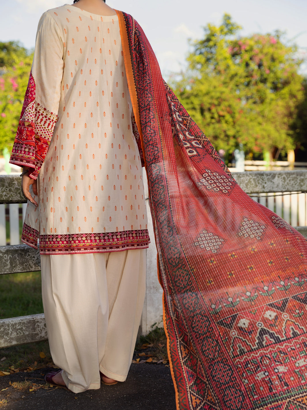 Cream Lawn 3 Piece Stitched - ALP-3PS-1510