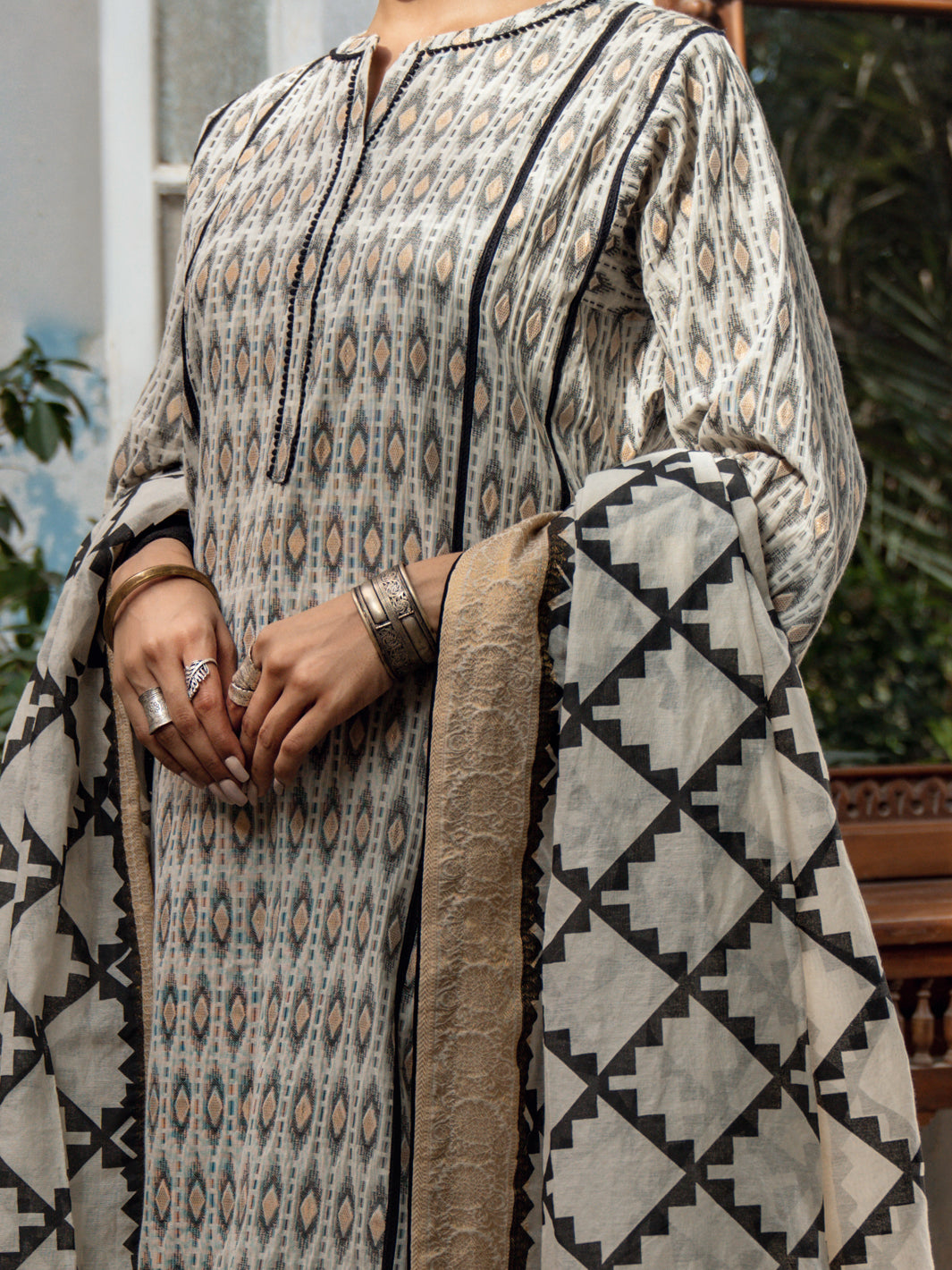 Black & White Jacquard 3 Piece Stitched - ALP-3PS-1172