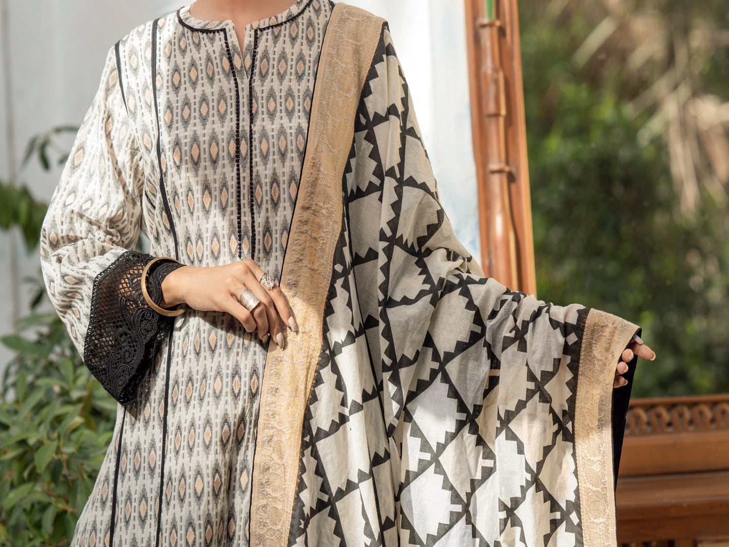 Black & White Jacquard 3 Piece Stitched - ALP-3PS-1172