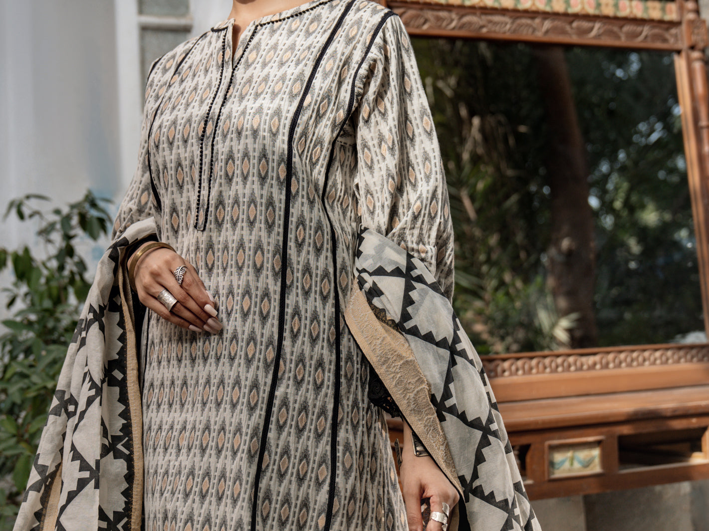 Black & White Jacquard 3 Piece Stitched - ALP-3PS-1172