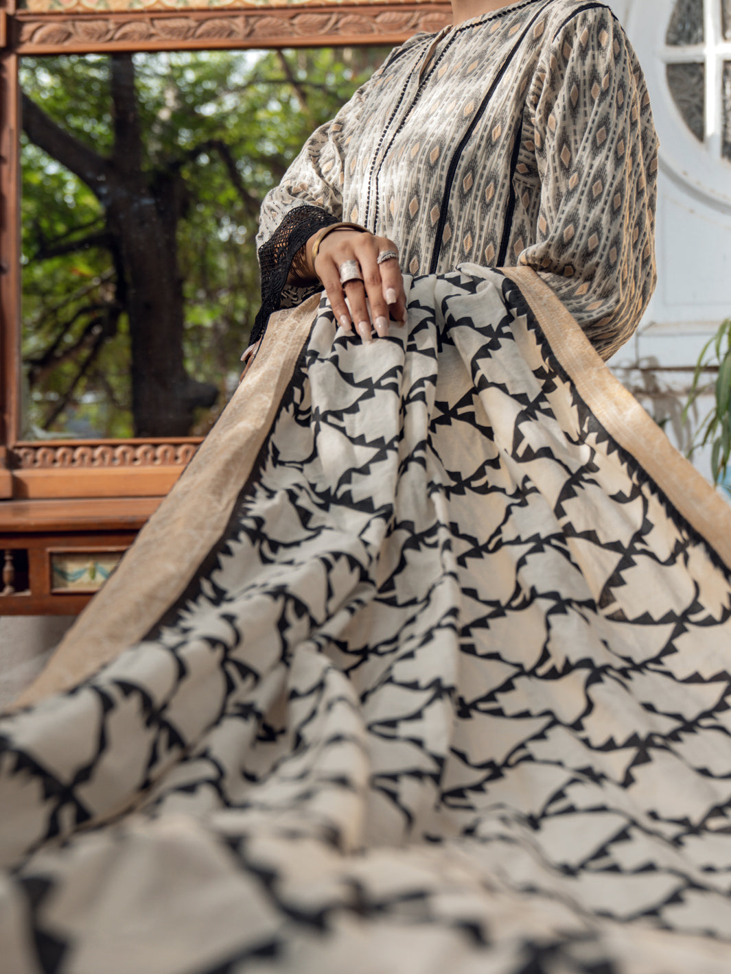 Black & White Jacquard 3 Piece Stitched - ALP-3PS-1172