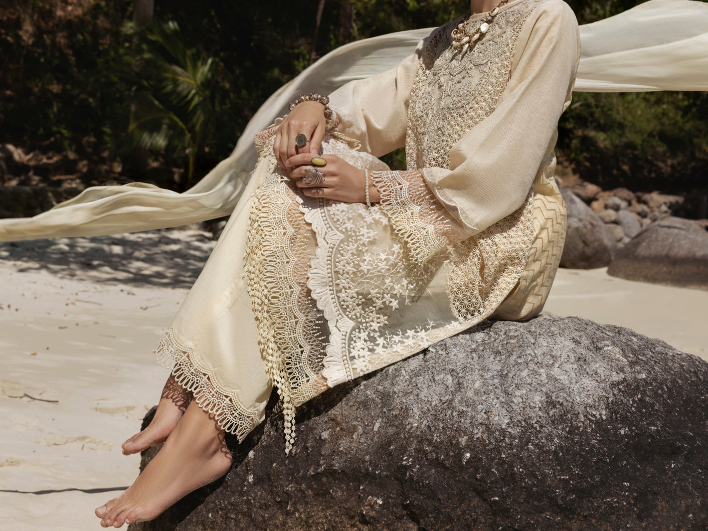 Off White Khaddi+Jacquard Net 3 Piece Unstitched - ALP-3PS-1269