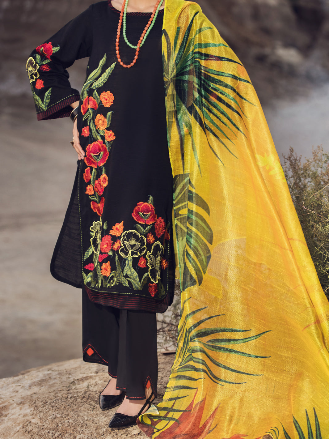 Black Khaddar 3 Piece Stitched - AWP-3PS-349
