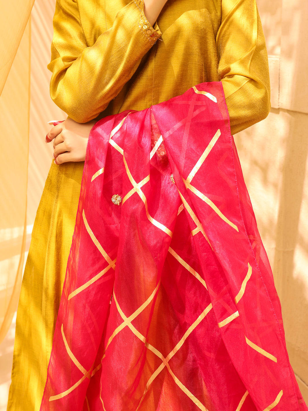 Pink Women Stole - ALCR-ST-1028 - Almirah Online