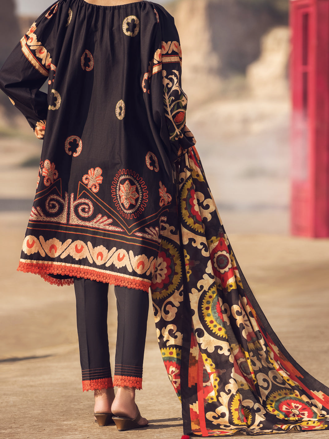 Black Cambric 3 Piece Unstitched - AWP-3PS-328