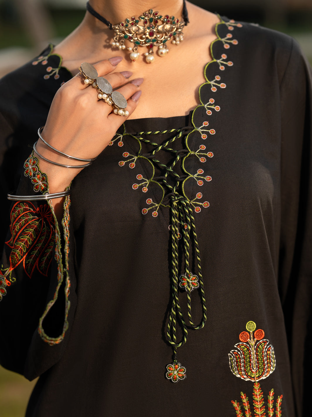 Black Cotton Lawn 3Pc Stitched - AWP-3PS-955A