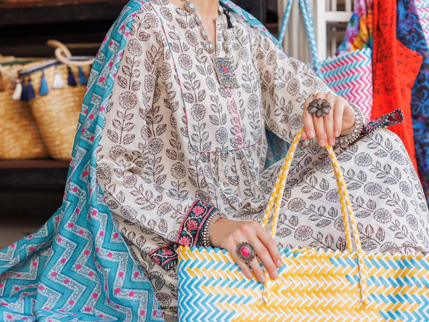 Black & White Lawn 3 Piece Unstitched - ALP-3PS-1755 - Almirah Online
