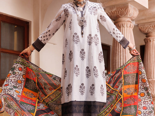 Black & White Lawn 3 Piece Unstitched - ALP-3PS-1896 - Almirah Online