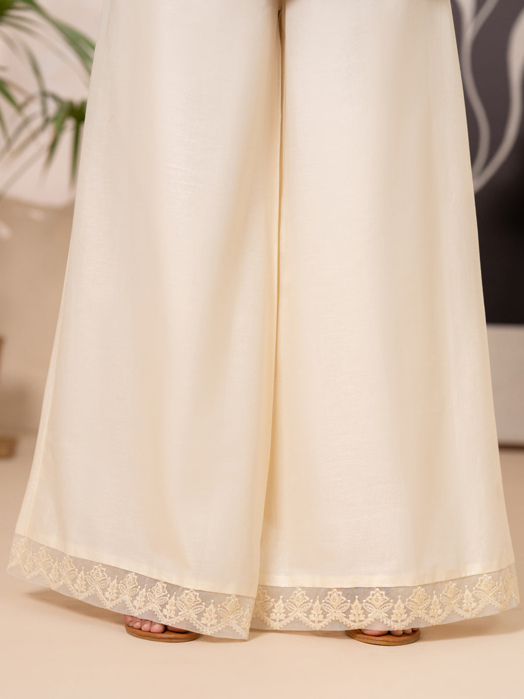 Prices For White AL-T-835 Is: 2,950/-PKR