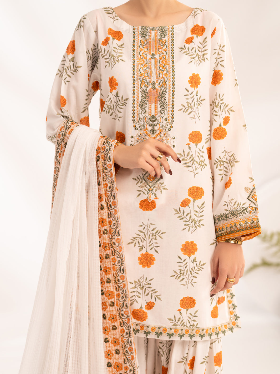 Off White Lawn Stitched 3Pc - ALP-3PS-2311