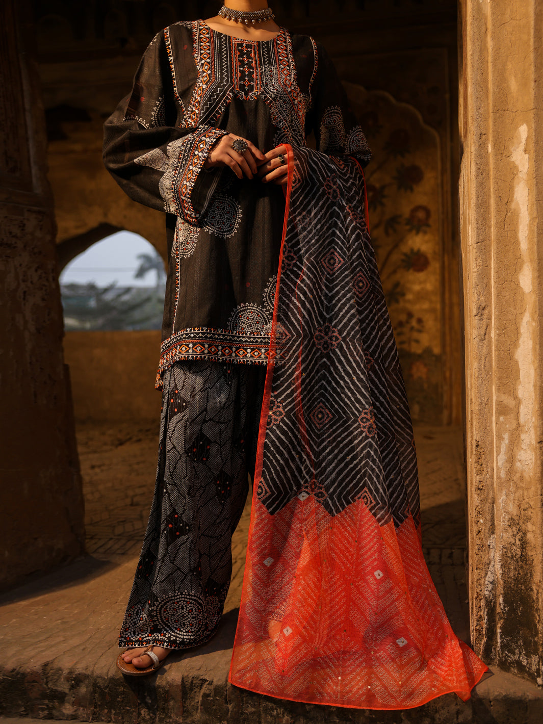 Black Lino Kara 3Pc Stitched  - Women Stitched 3 Piece | ALMIRAH