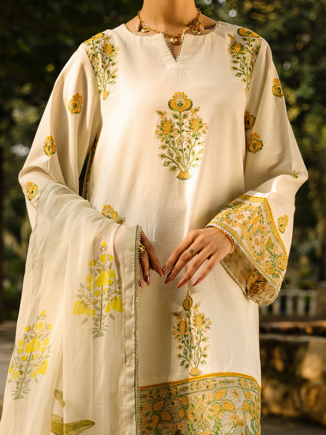 Off White Lawn Stitched 3Pc - ALP-3PS-2374