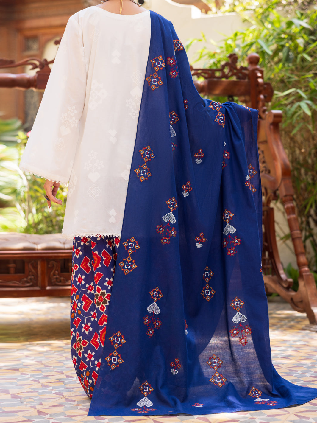 White Cambric 3Pc Stitched - ALP-3PS-2587