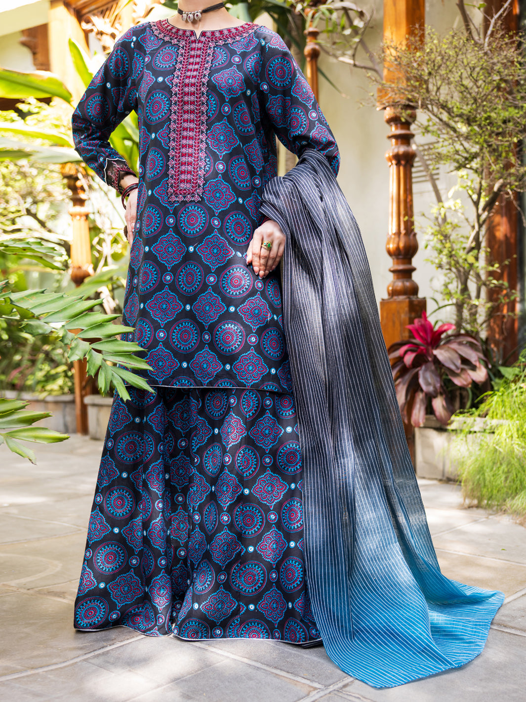 green emerald velvet dress Bridal Dress main image 0