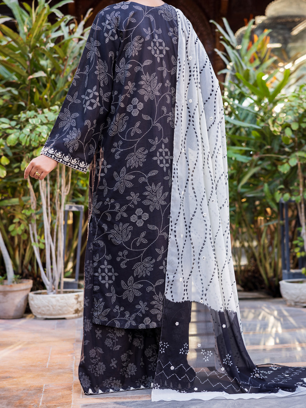 Black Lawn Stitched 3PC - ALP-3PS-2678