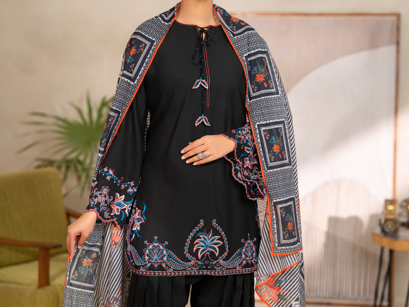 Black Lawn 3Pc Unstitched - ALP-3PS-2688