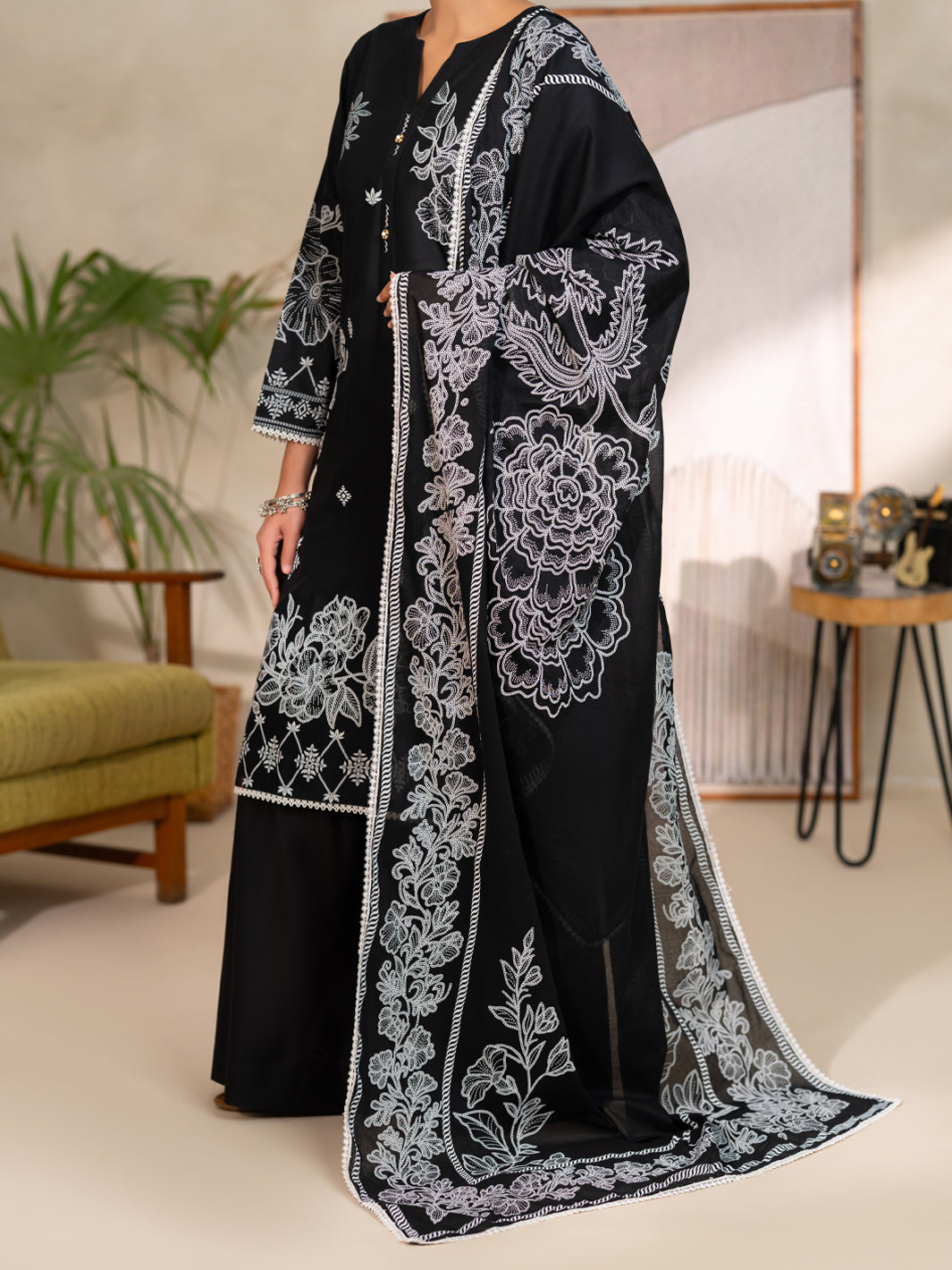 Black Lawn Unstitched 3PC - ALP-3PS-2706