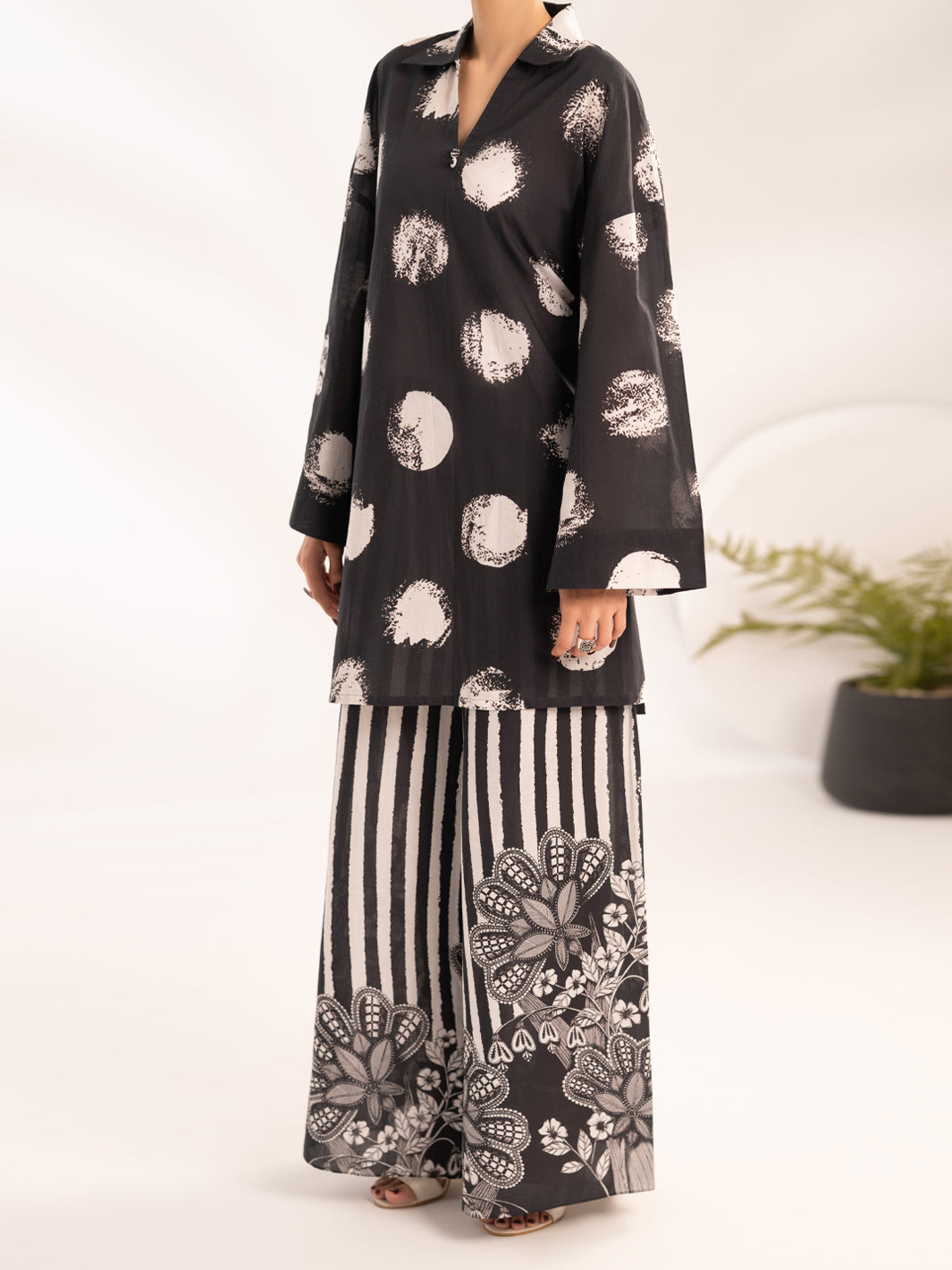 Black Lawn 2Pc Stitched - ALP-2PS-LKS-2526