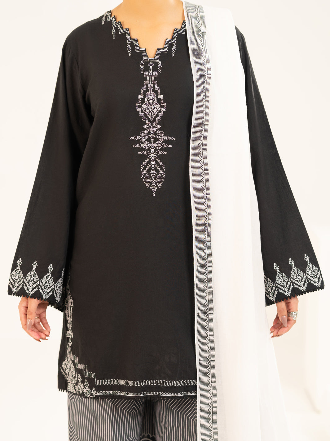 Black Lawn Stitched 2Pc - ALP-2PS-LKS-2533