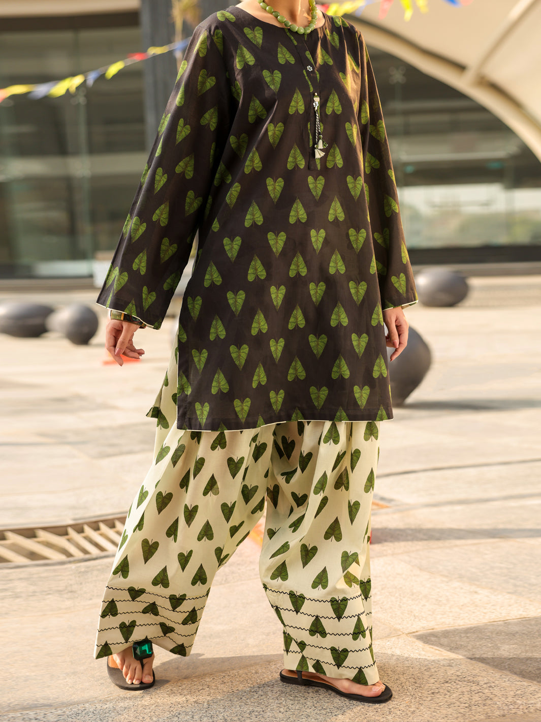 Black Lawn Co-Ord Set - ALP-2PS-SLKS-2508