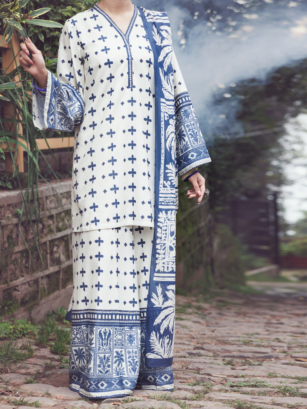 Off White Lawn 3Pc Stitched - AWP-3PS-861