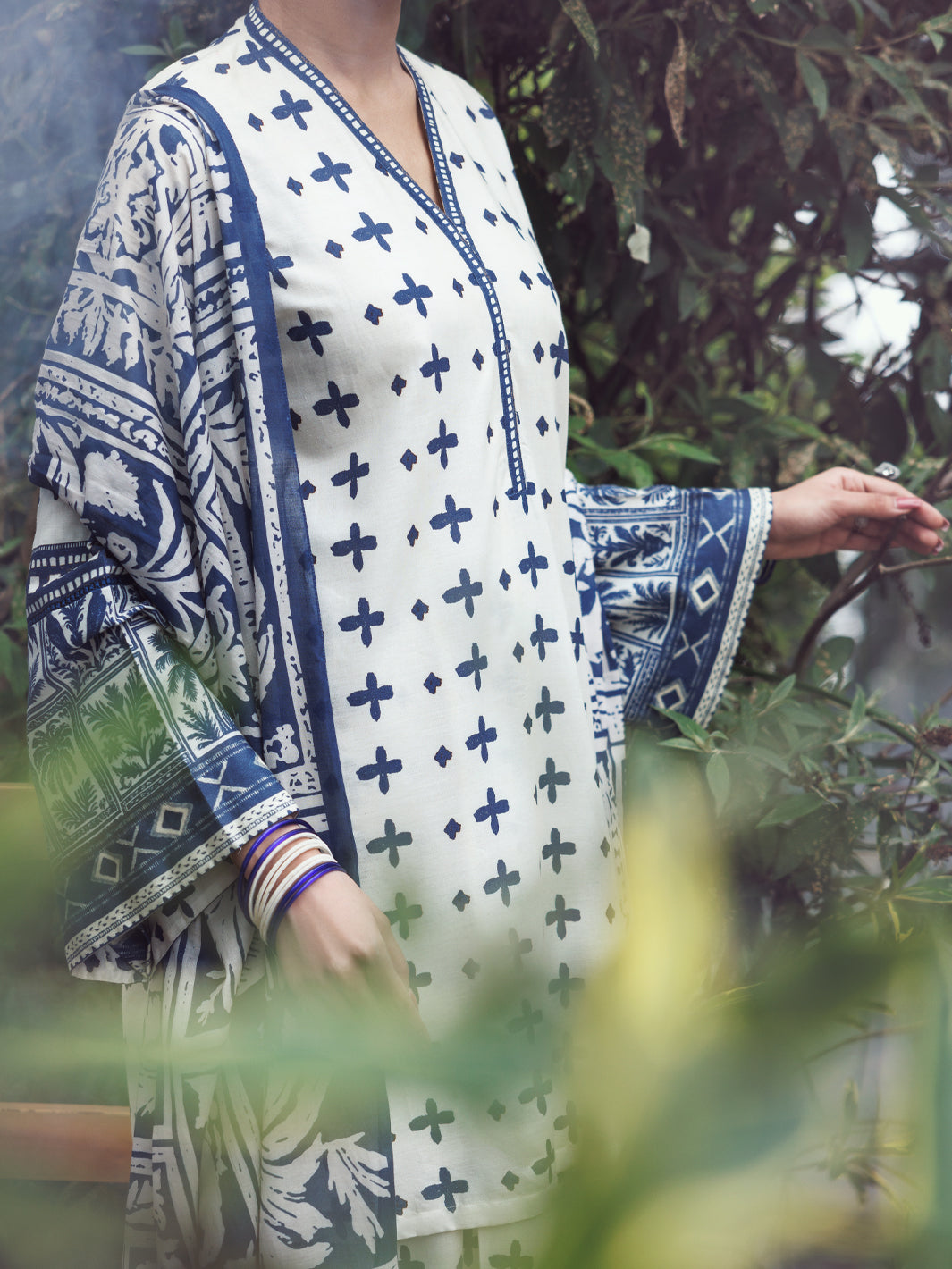 Off White Lawn 3Pc Stitched - AWP-3PS-861