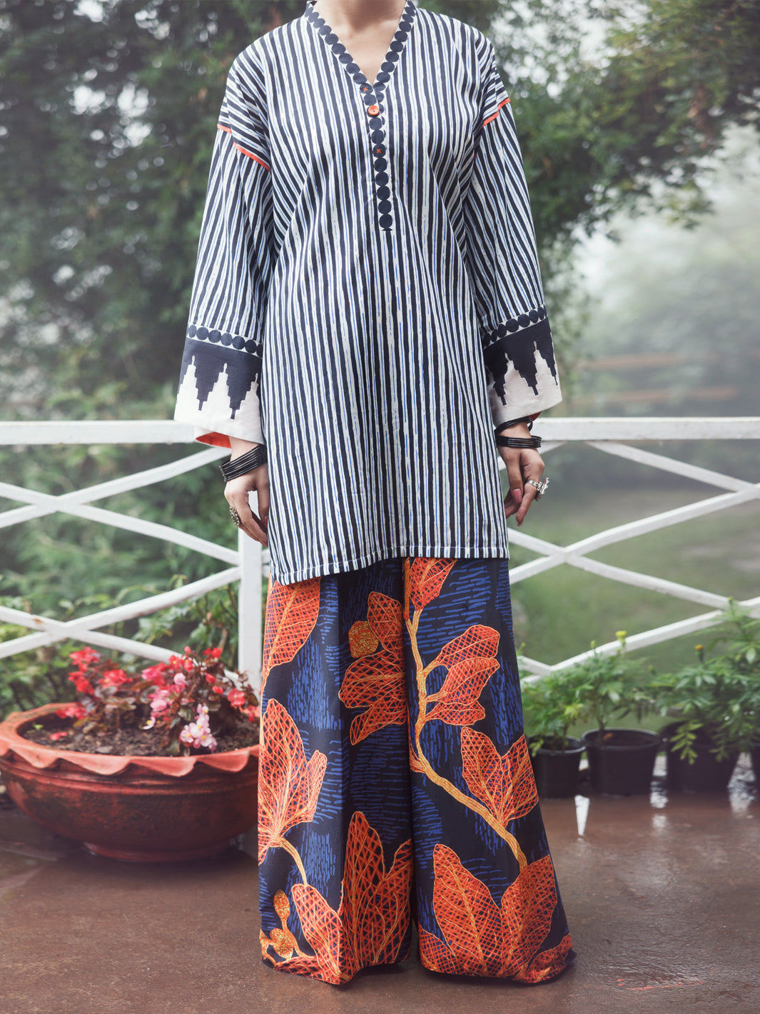 Black White Cambric 2Pc Stitched - AWP-2PS-LKS-895