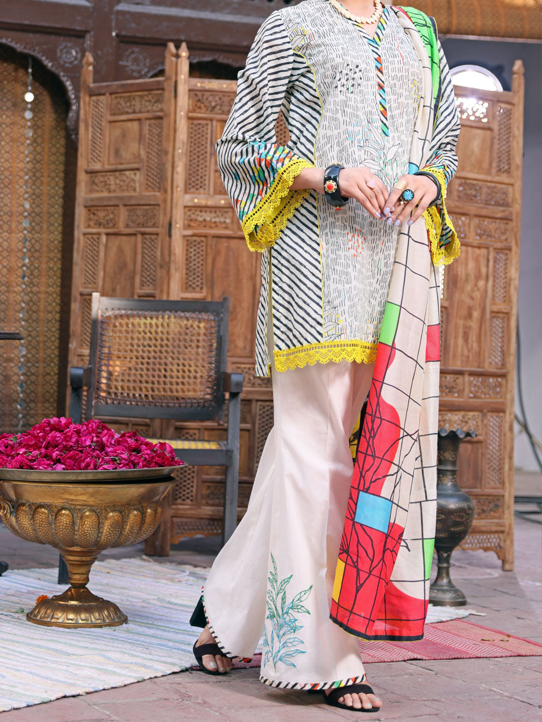 Off White Lawn 3Pc Stitched - ALP-3PS-1084/S